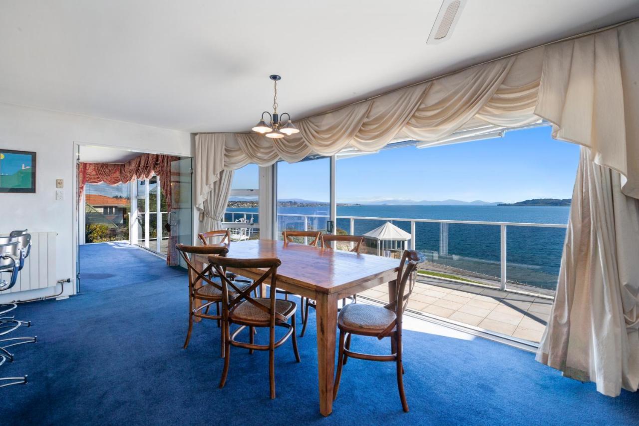 Spectacular Lakefront Home Lago Lago Taupo Esterno foto