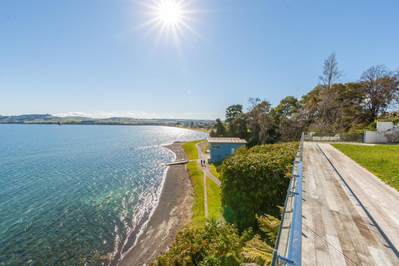 Spectacular Lakefront Home Lago Lago Taupo Esterno foto