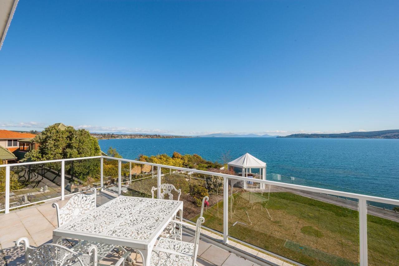Spectacular Lakefront Home Lago Lago Taupo Esterno foto